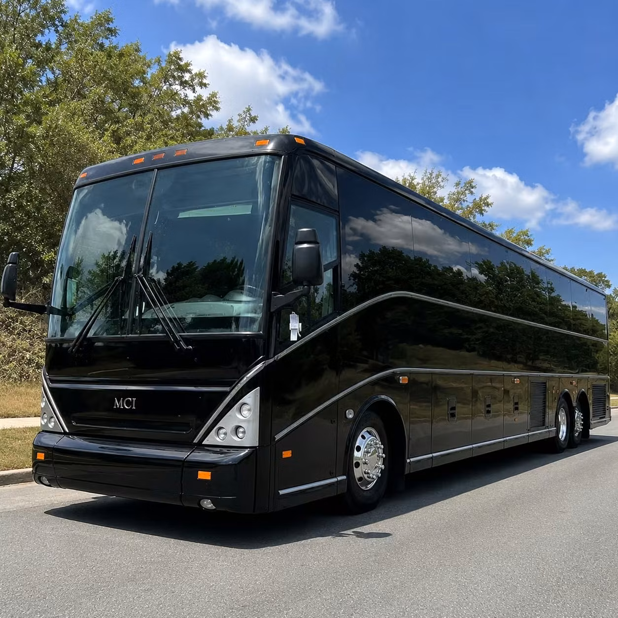 construction site shuttle buses workforce transportation in fort worth
